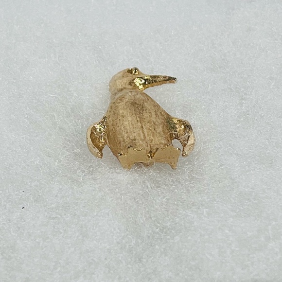 Penguin Brooch - Picture 2 of 9